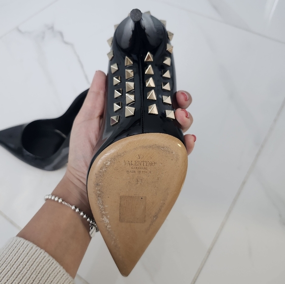 Authentic Valentino Black Patent Leather Pumps Size 37 - Picture 3 of 6